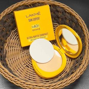 Lakme Sun Expert Ultra matte SPF 40 Compact Powder